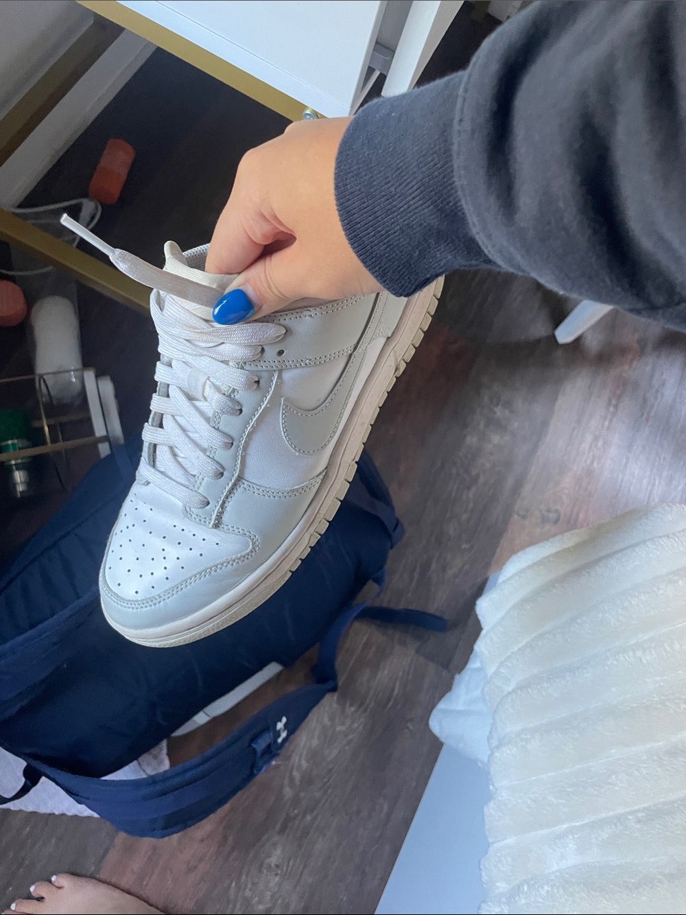 Women’s grey fog dunks size 8.5